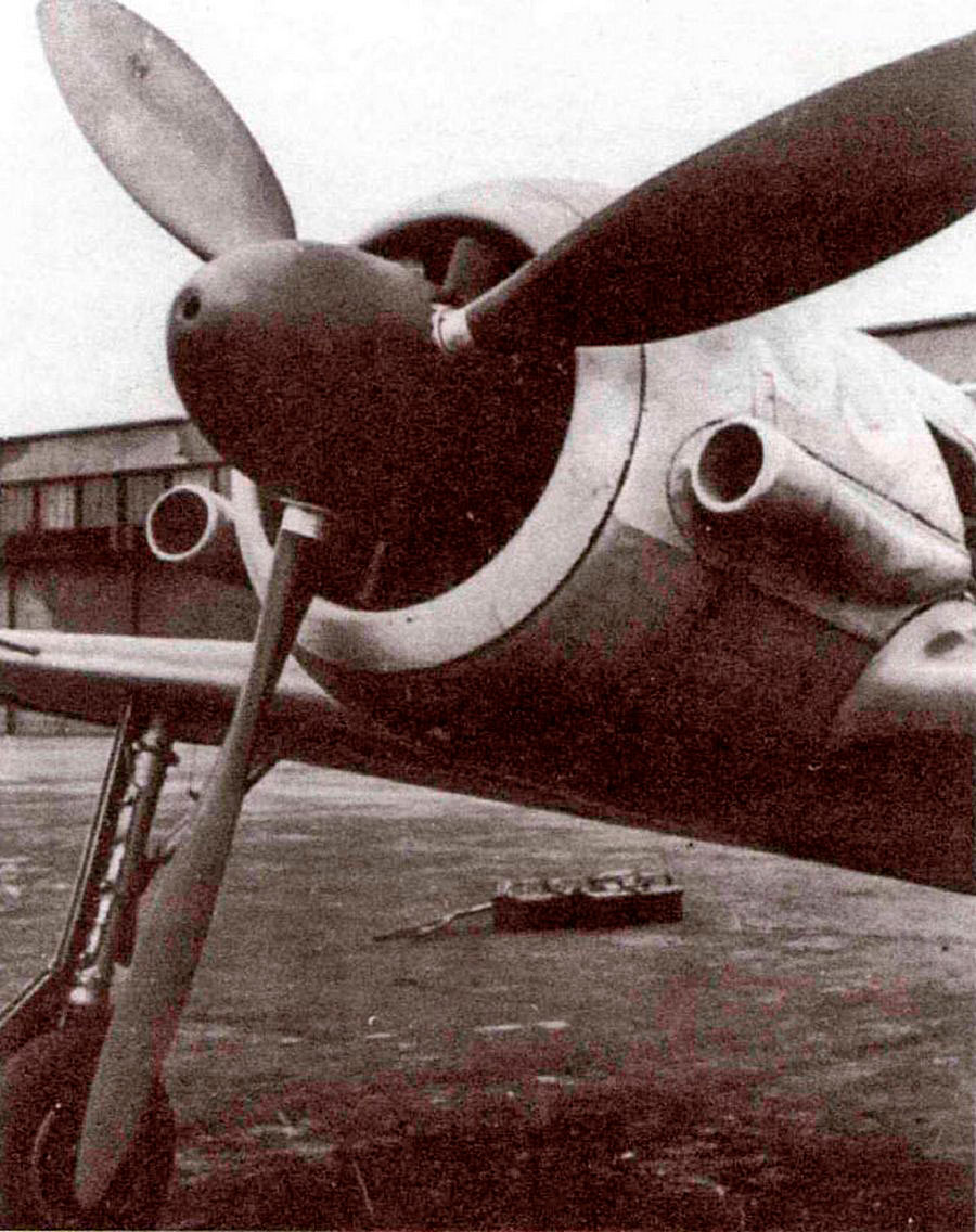 Внешние воздухозаборники для нагнетателя мотора, на экспериментальном FW-190A-3(U-7)